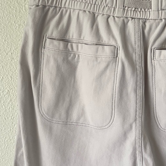 Athleta Ivory Elastic Waist Stretchy Beachy Farallon Bermuda Shorts Size 0 - Picture 9 of 15